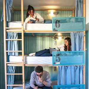 Ozz Hostal